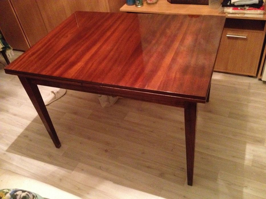 Стіл розсувний добротний