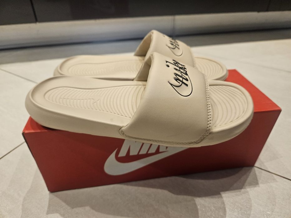 Nike r 38 24 24,5cm wkl beżowe damskie klapki stan jak nowe