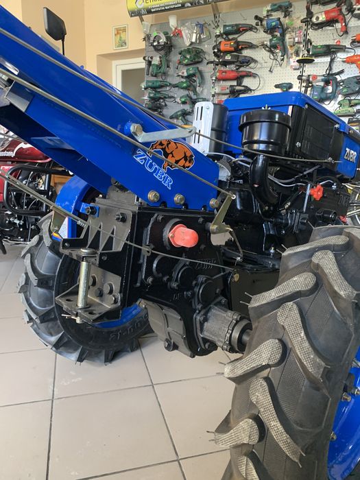 Мотоблок Зубр 8к.с, без стартера.