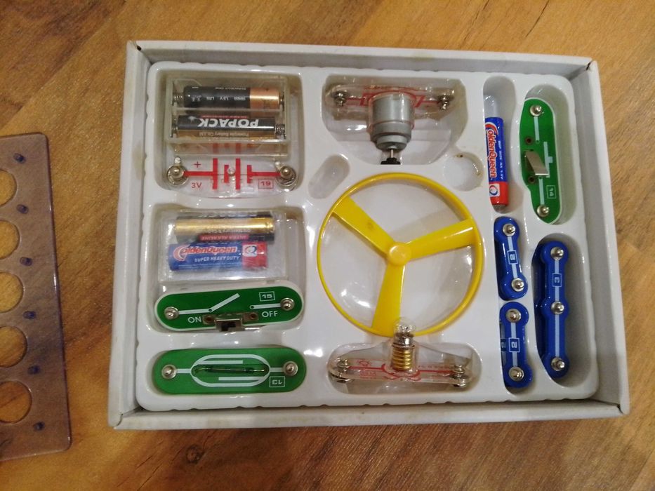 Электронный конструктор "Знаток", REW-K060. Набор "А" (15 схем)