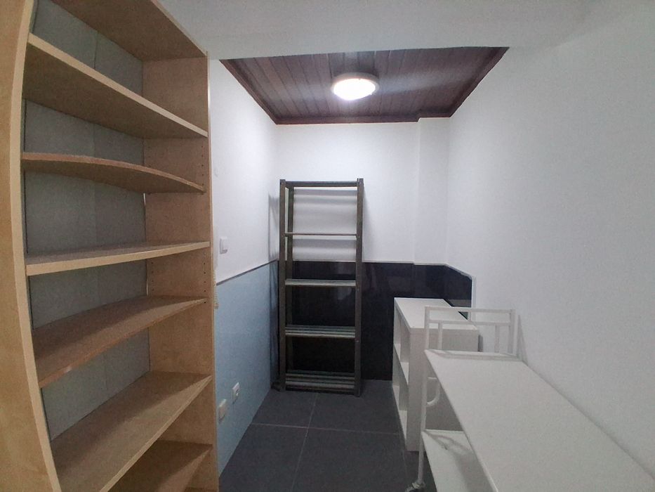 Apartamento T4 no centro da Charneca de Caparica