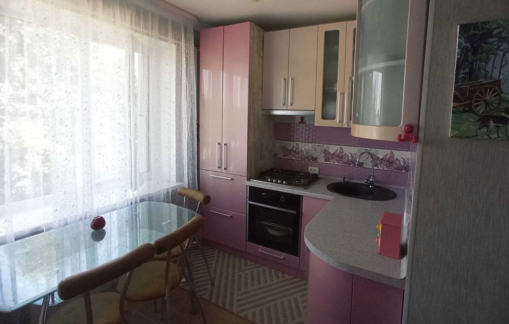 Продам двохкімнатну квартиру в смт. Вапнярка.