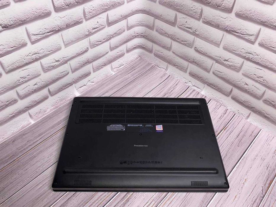 Dell Precision 7530 | i7-8850H | Quadro P2000 | 16GB Ram | 256SSD | 4K