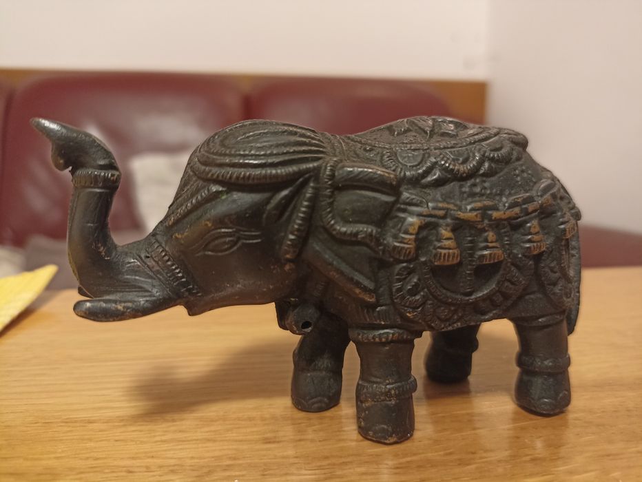 Słoń przywieziony osobiście z Indii 12x7x5 424 gramycm