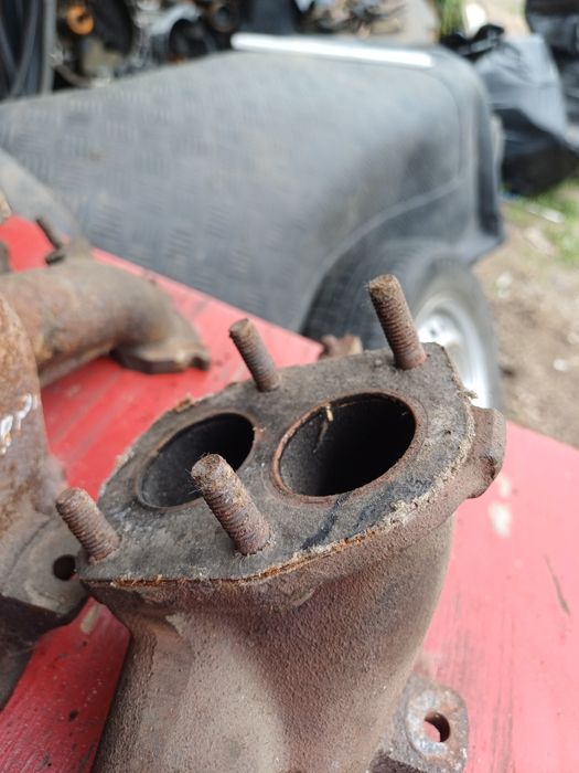 Продам випускний ,впускний колектор ВАЗ 2101- 2107 ЦІЛІ РІЗБИ