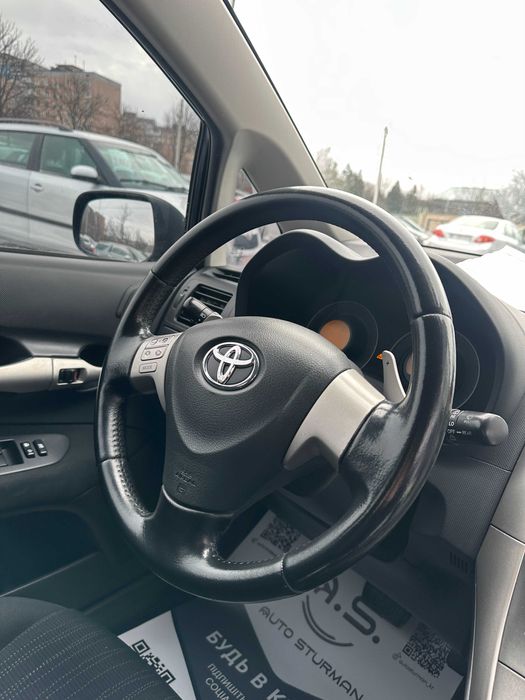 Продам Toyota Auris 2008 рік можлива розстрочка,кредит,обмін!