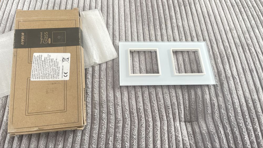 Ramka szklana podwujna livolo