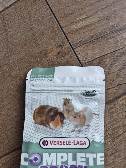 Nowe przysmaki dla gryzoni Versele-Laga Crock Berry (długa data)