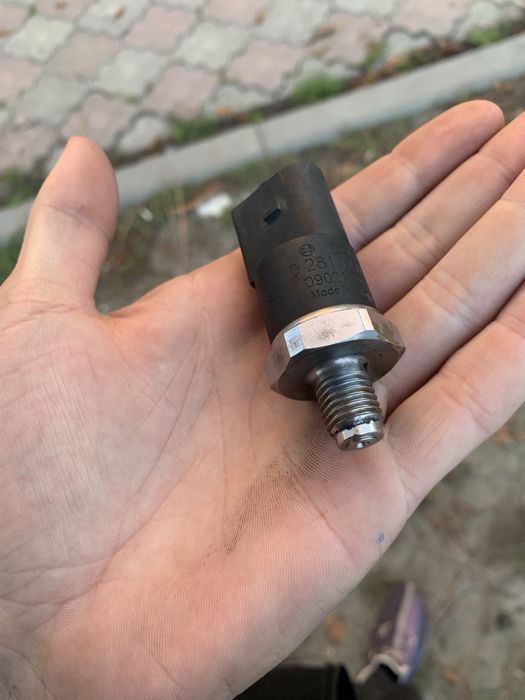 Продам датчик подачи топлива w210 2.7