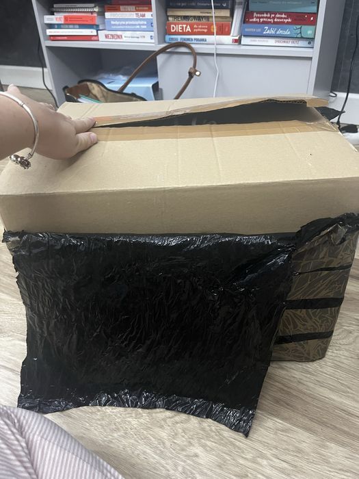 Karton ubran Damskich