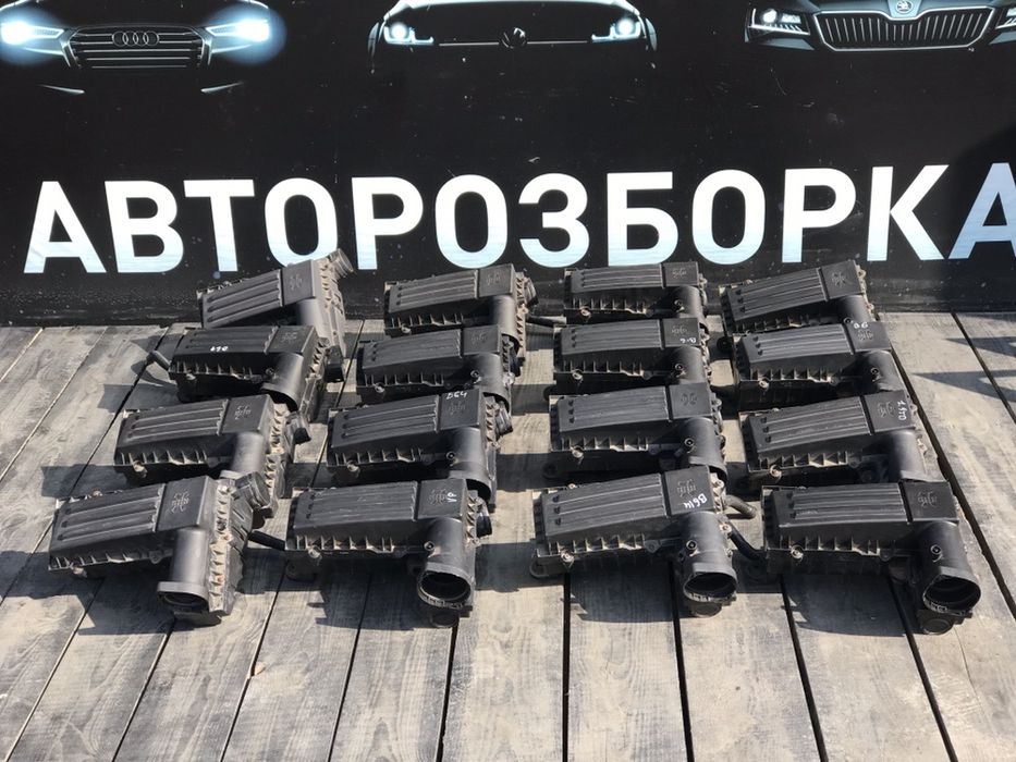 Корпус воздушного фильтра Пассат б6 Гольф 5 Тоуран Октавія А5
