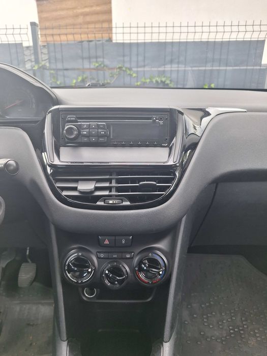 Samochód Peugeot 208
