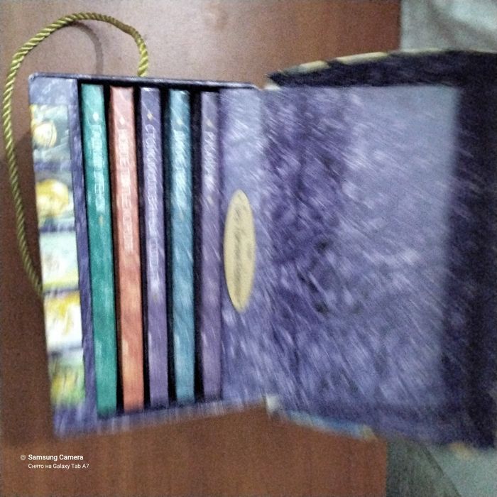 Продается очаровательное подаросное издание книг сериии Андерсона в на