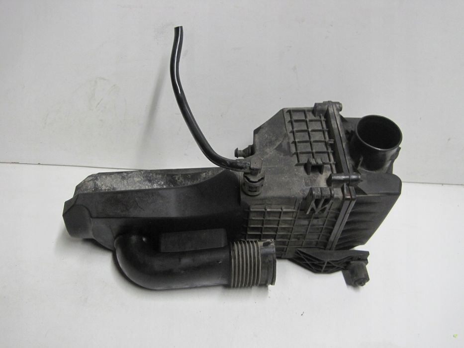 Obudowa filtra powietrza FORD FIESTA MK7 8V21-9600-BH