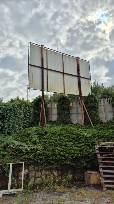Sprzedam stelaż baneru reklamowego – 3 × 5 m