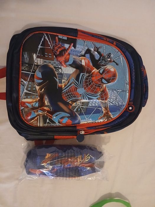 Mochila 3D Homem-Aranha + Estojo Novo (Conjunto Marvel)