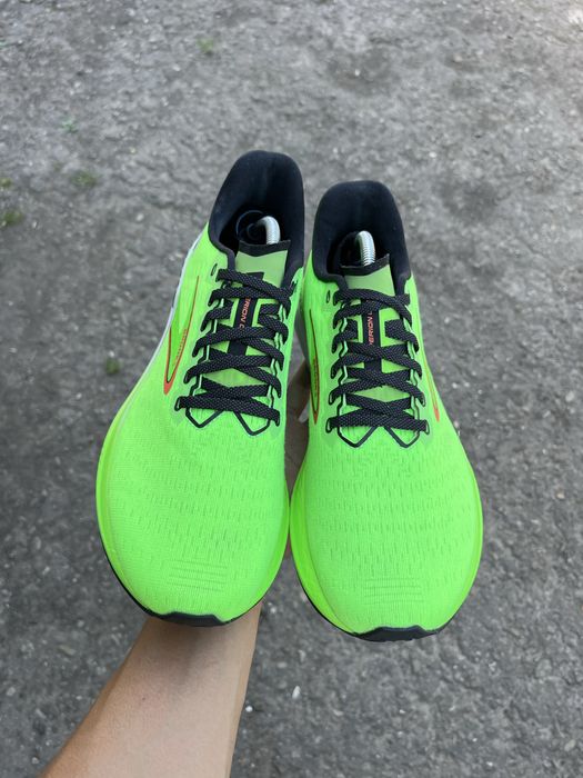 Оригінальні Кросівки Brooks