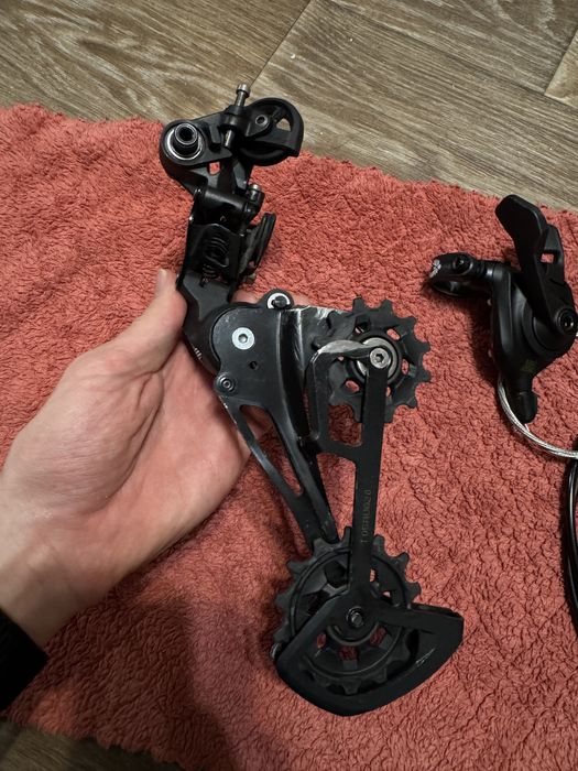 Перемикач та монетка SRAM NX