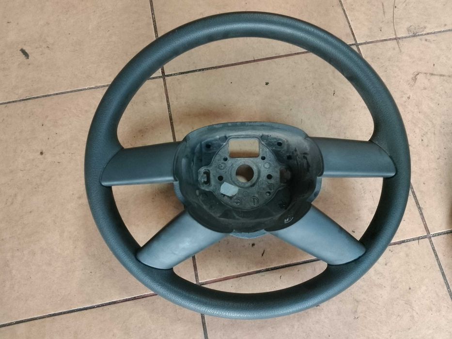 VW GOLF 5 kierownica czteroramienna