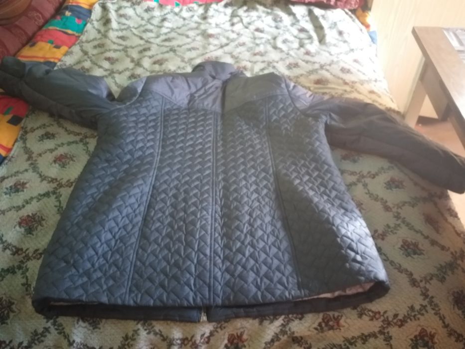Курточка бу размер 54-60 зимняя