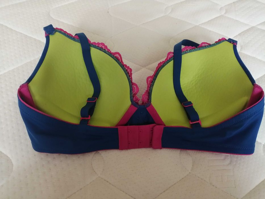 Biustonosz push UP 75D