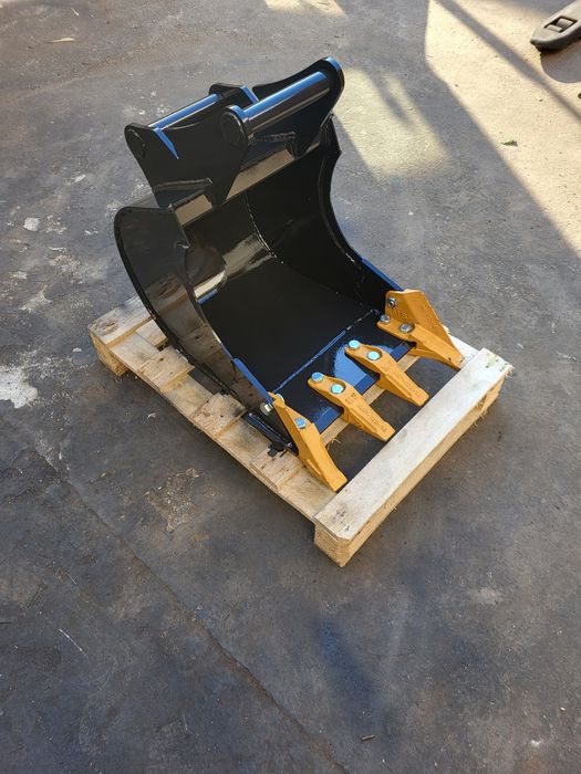 Łyżka kopiąca 60cm z zębami do koparki pasująca pod szybkozłącze S40