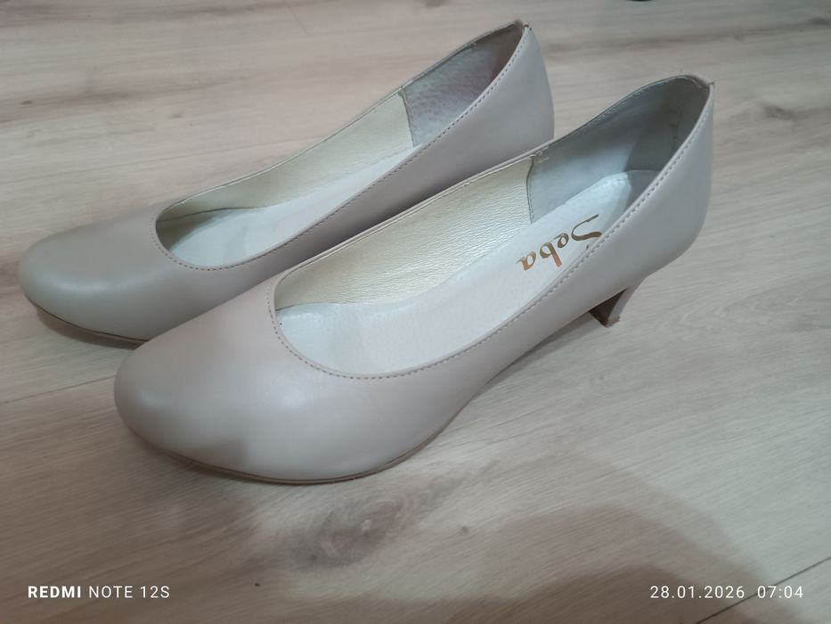 Czółenka na obcasie XXL