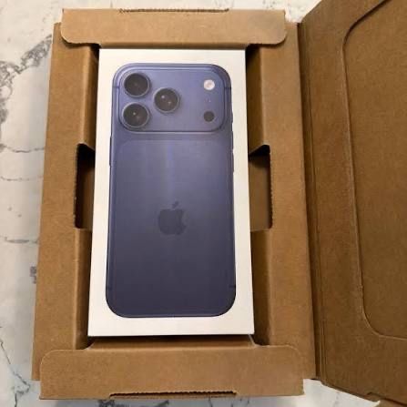 New iphone 17 pro 512gb deep blue