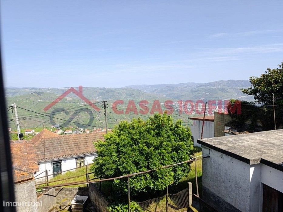 5 Moradias + Terreno em Loureiro - Peso da Régua
