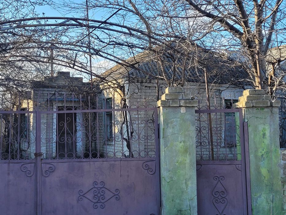 Дом под кап.ремонт в центре Нерубайского по цене участка 10 соток.