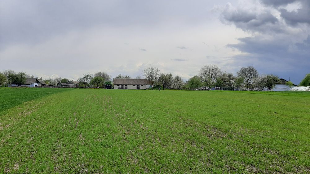 Будинок м.Корець. 74соти землі..