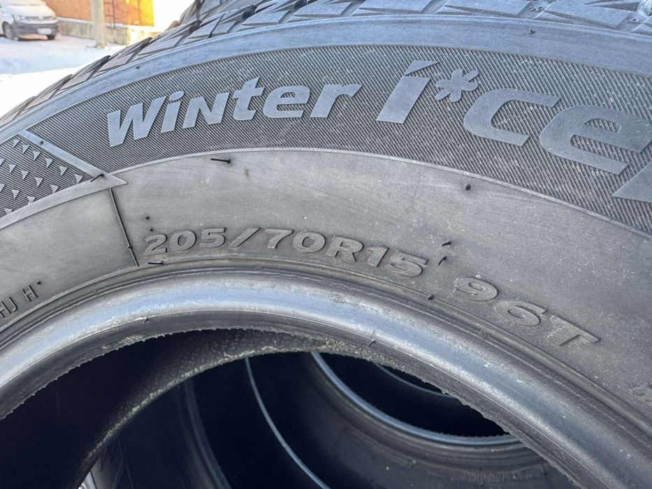 Майже нові зимові шини Hankook 205/70 R15