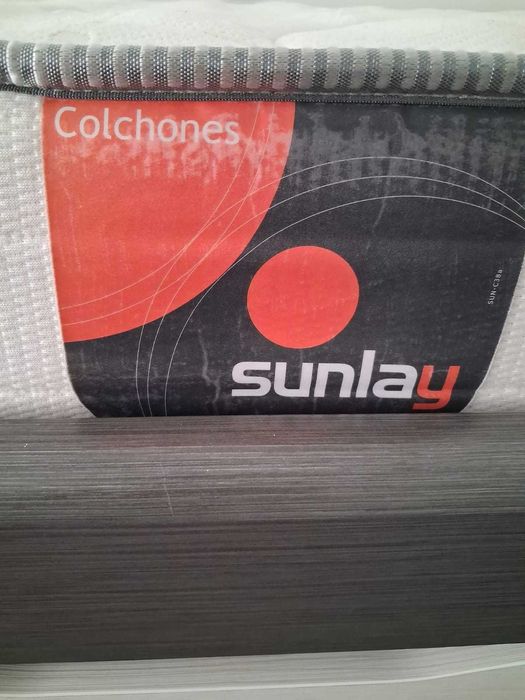 Mobiliário de Solteiro em excelente estado