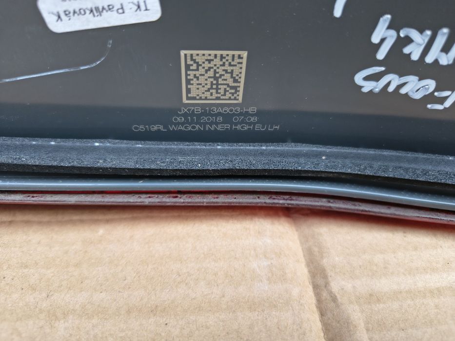 Ford Focus MK4 Kombi Lampa w klapę Lewa  Tył LED