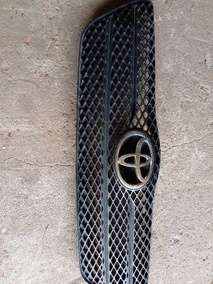 Corolla e12 grill 80zl