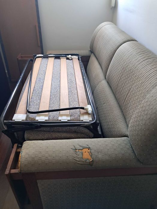 Sofá cama com braços extensíveis