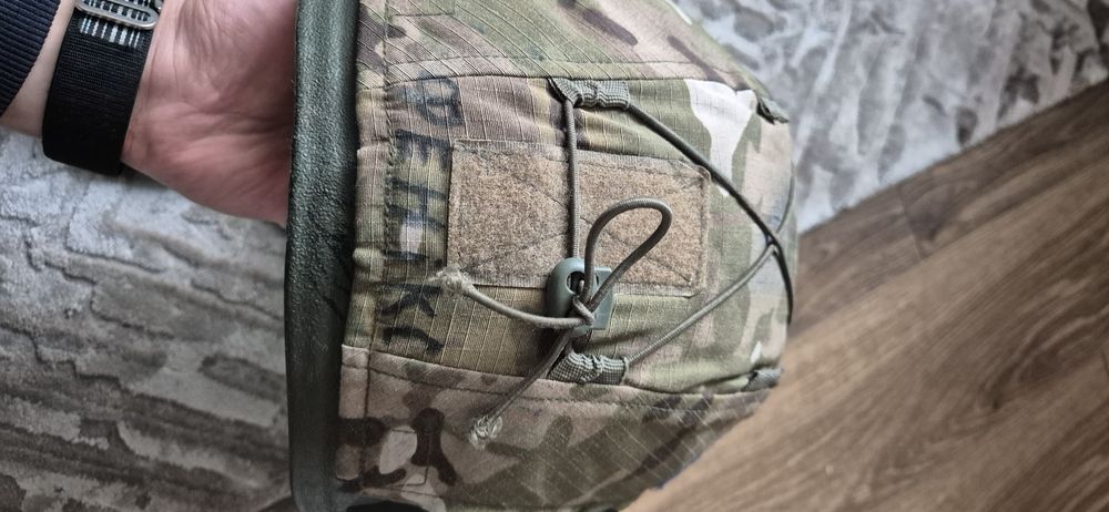 Шолом тактичний.