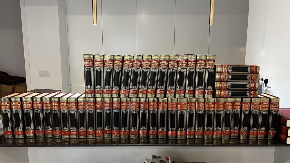 Grande Enciclopedia Portuguesa Brasileira