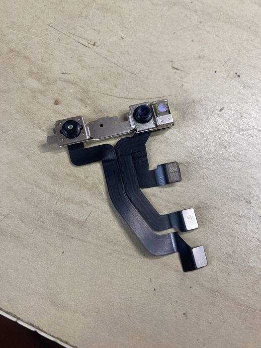 Фронтальна камера айфон xs max