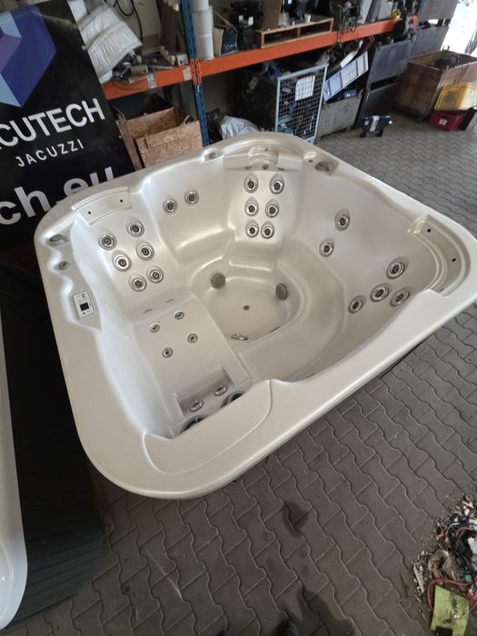 jacuzzi dzakuzi ogrodowe caloroczne 210x210 cm taras ogrod