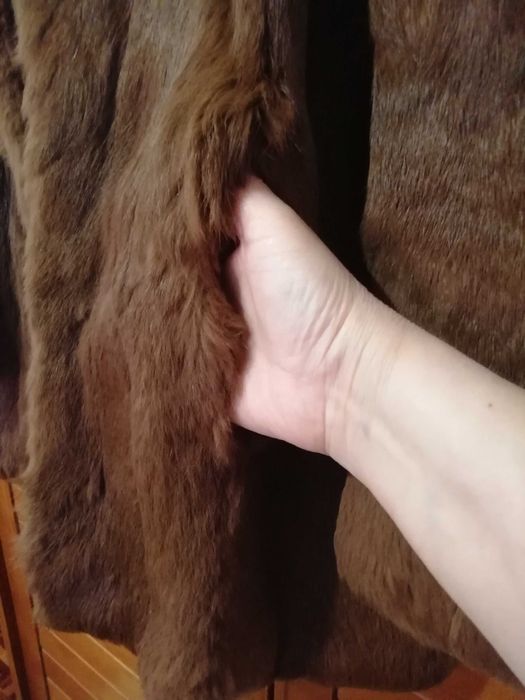 Casaco de pêlo castanho