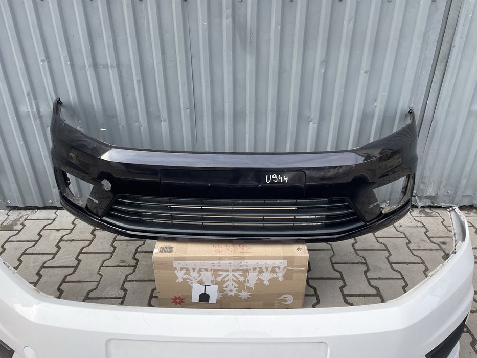 Бампер передній Volkswagen Caddy 2k5 оригінал