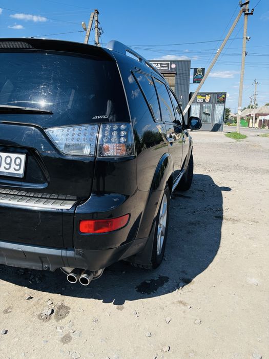 Mitsubishi Outlander XL