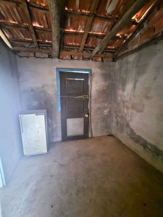 Casa com jardim a 9 minutos do mar – para renovar ao seu gosto!