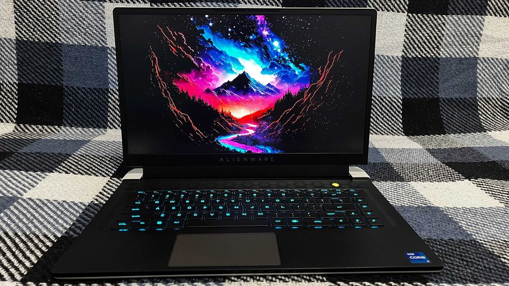 Alienware x15 R1 (i7-11800H, RTX3070 8GB, 16GB RAM, 512GB SDD M2)