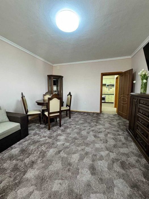 Продається  двокімнатна квартира в центральній частині міста