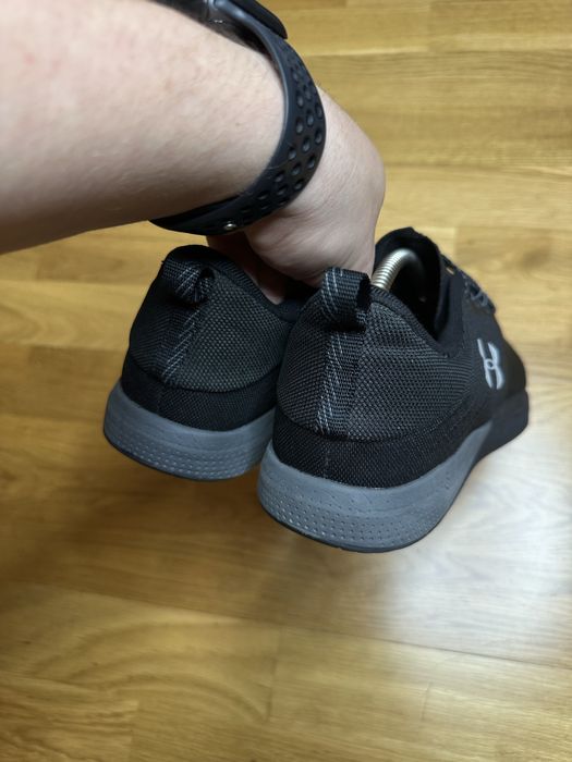 Кросівки спортивні Under Armour TRIBASE THRIVE Розмір 43 (27.5 см)