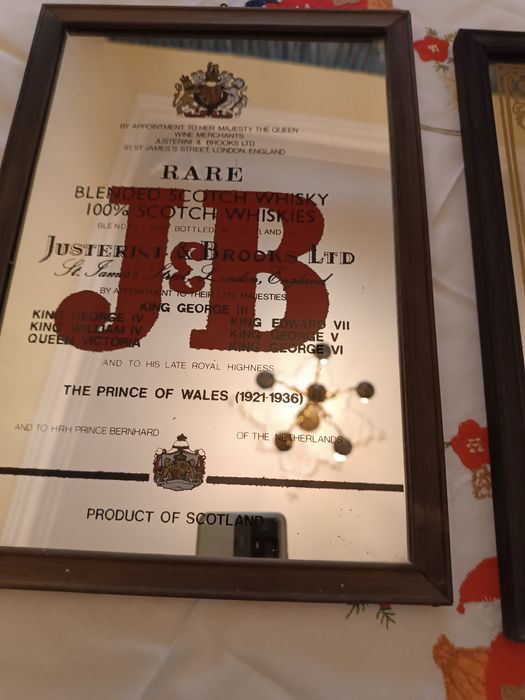 Vendo dois quartos para decorar o bar ou casa