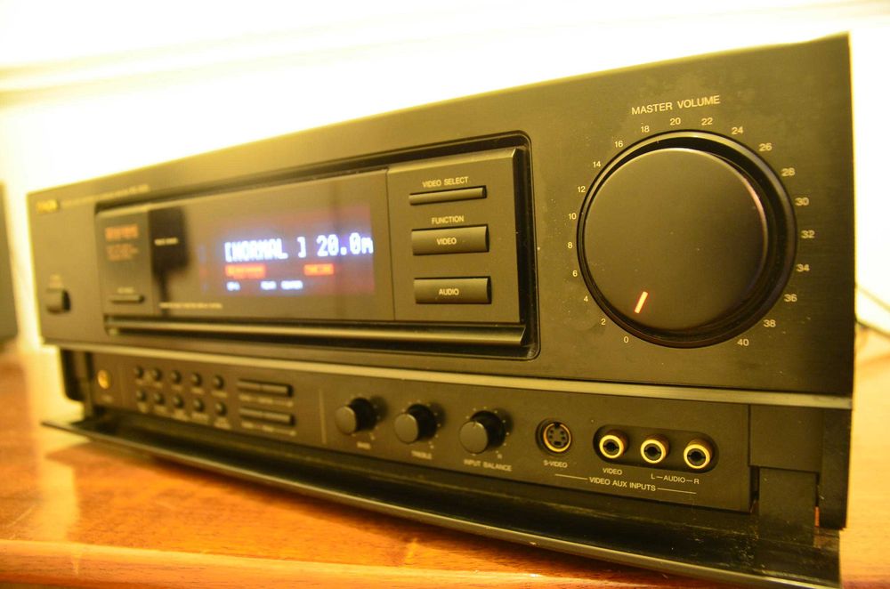 Amplificador Denon AVC 3020