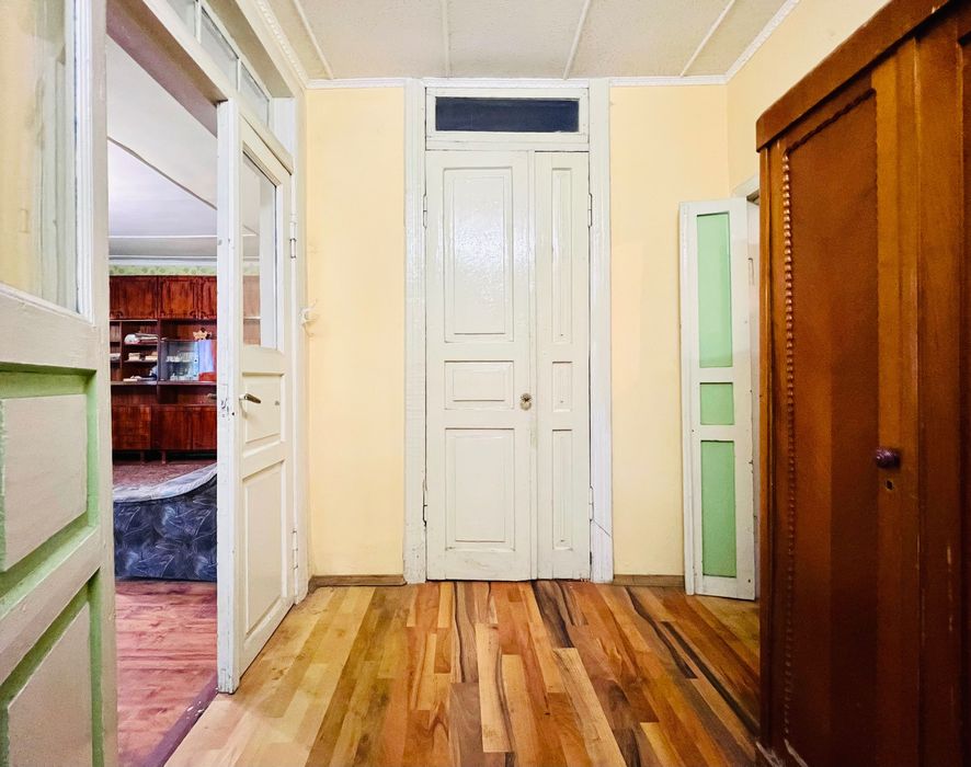 Продам вінтажний будиночок 77кв.м+17 соток з виходом до озера.